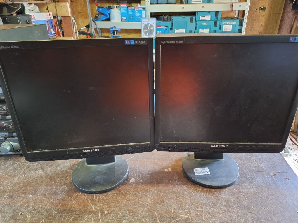 Monitor samsung syncmaster 743 bm