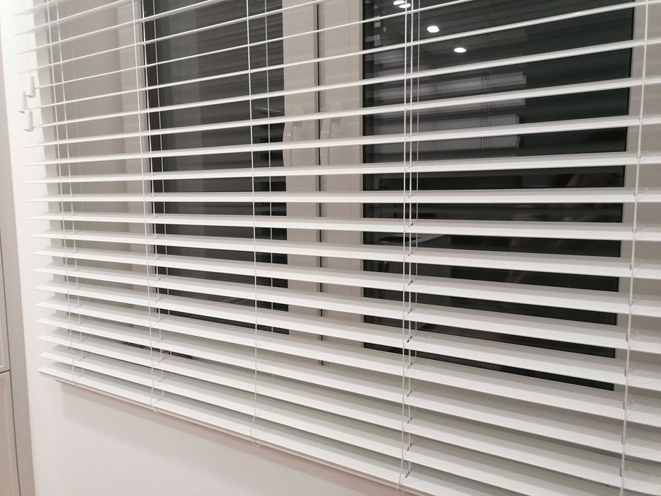 Żaluzja biała 144x175 nowa