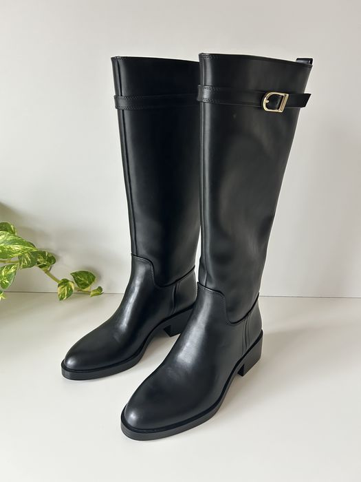 Nowe czarne kozaki w stylu jeździeckim, złota klamra, oficerki, Zara