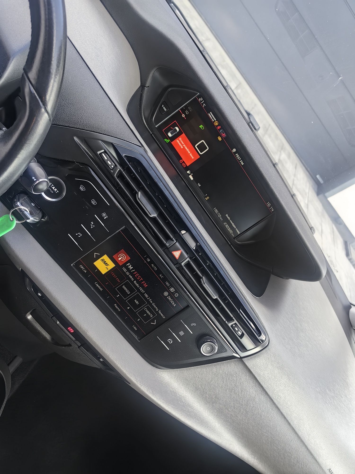 Citroen C4 Spacetourer  7 miejsc 1.6 hdi 120 koni duży wyświetlacz kol