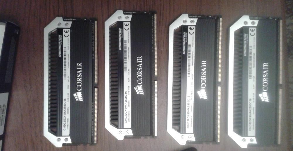 Pamięć RAM DDR4 Corsair Dominator Platinum 8GB 2800CL16