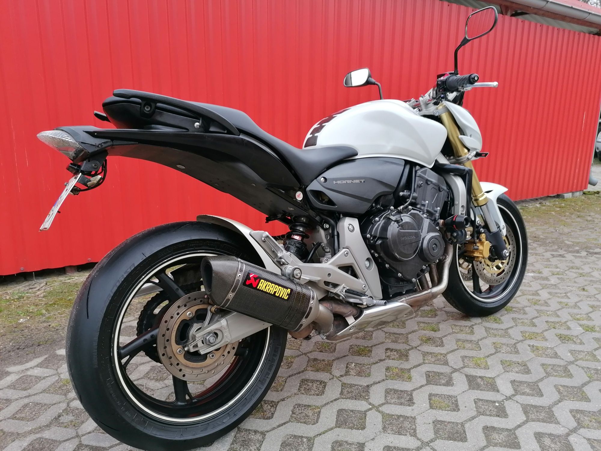 Honda Hornet  PC 41  Akrapovic