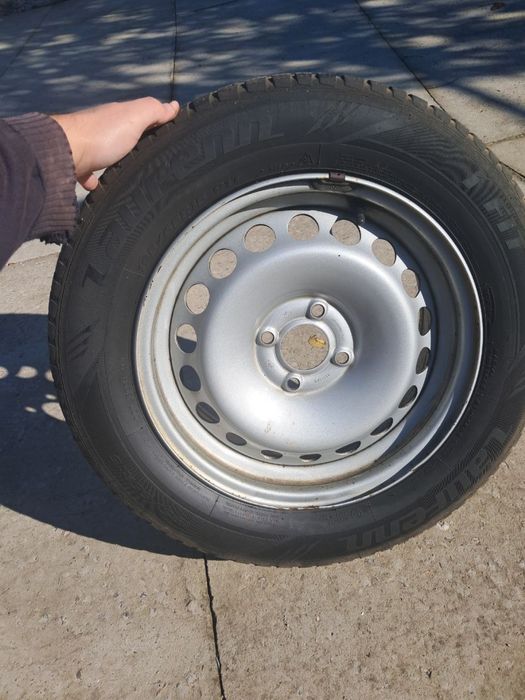 Рено Renault диски 4 100 R15 зимові колеса Laufenn 195/65/15