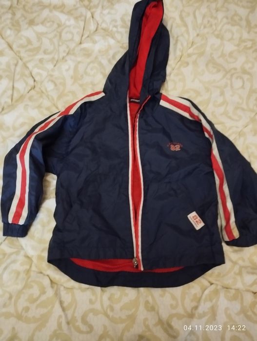 Продам куртки на мальчика