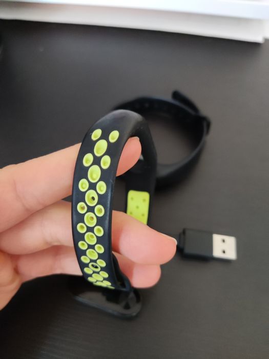 Pulseiras da Mi band e carregador