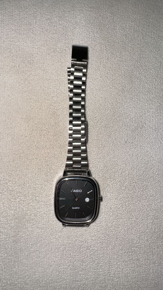 Годинник Casio жіночий