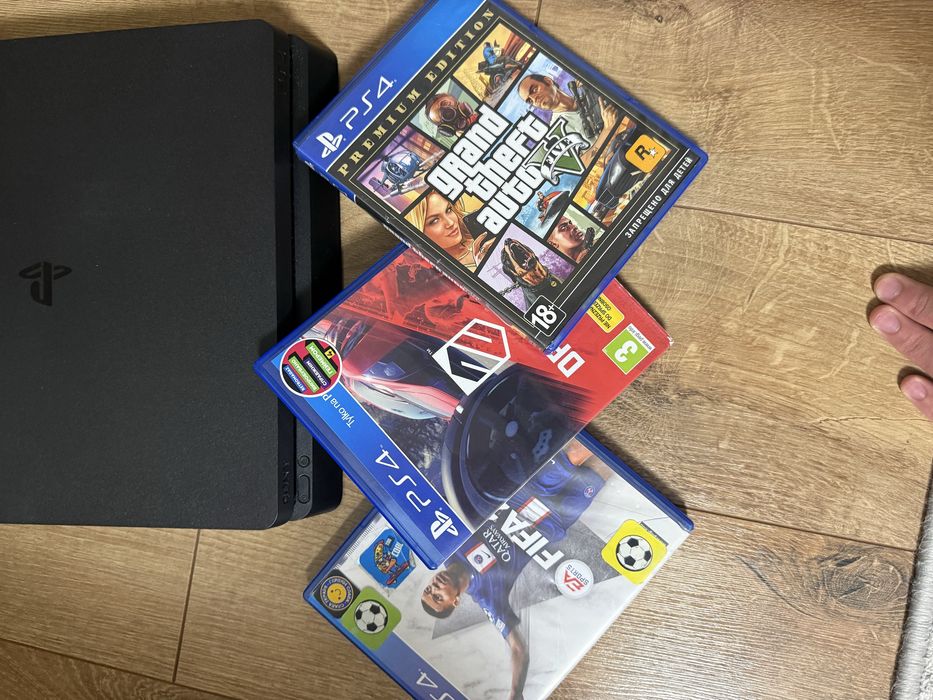 PS4 Slim 1TB +2 джойстика