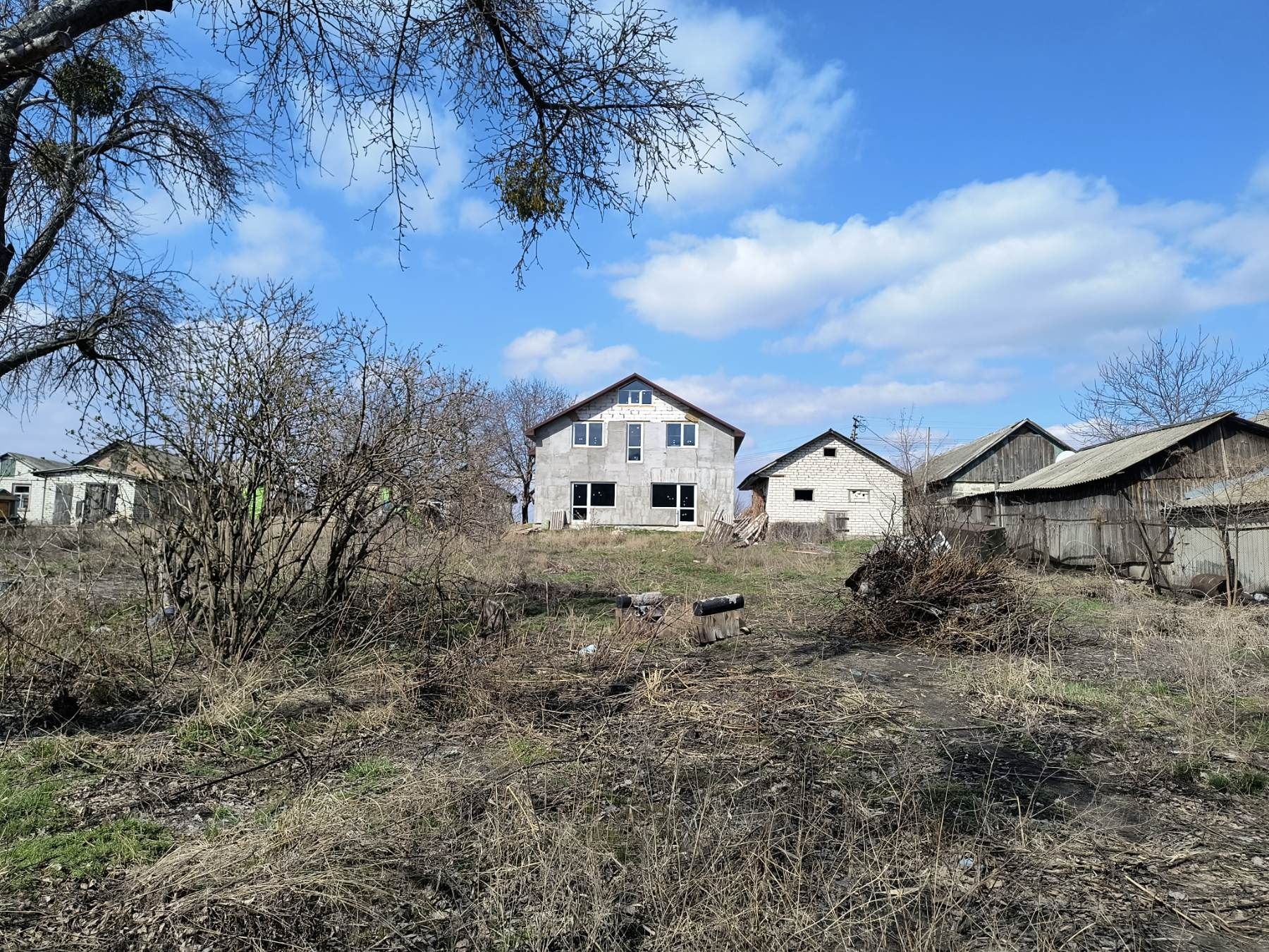 Продаж 2-х будинків у с. Будище, в центральні частині села.