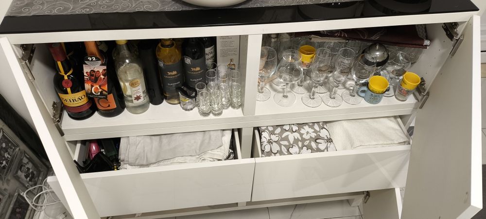 Aparador branco IKEA