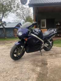 Honda VFR 750 - Wygodny i szybki turystyk