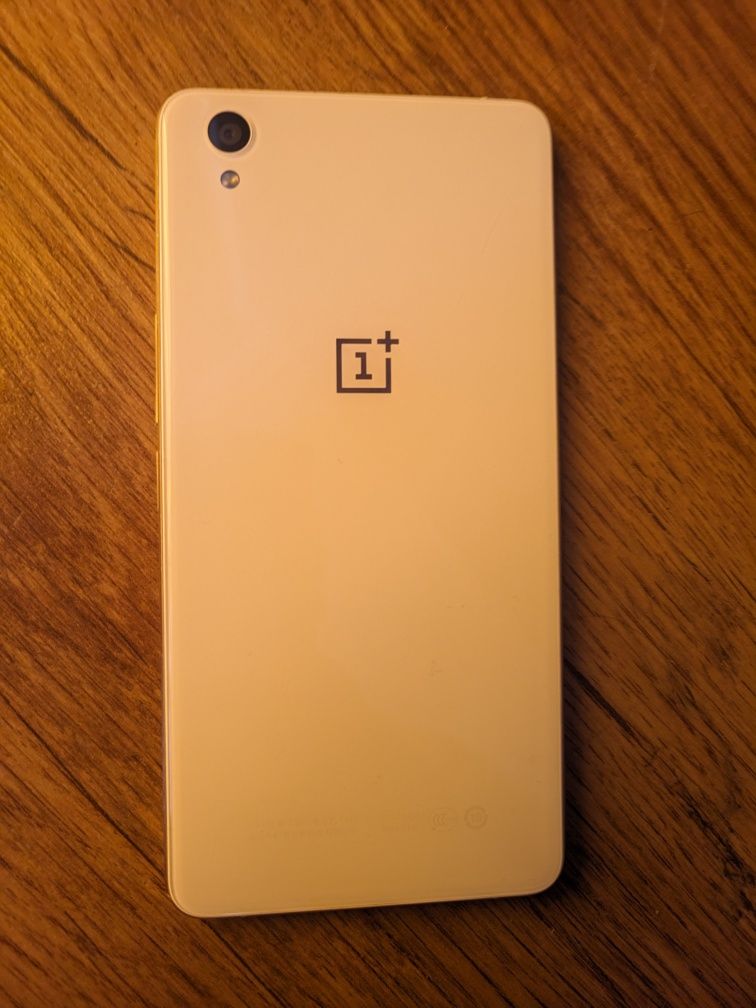 Oneplus X (E1001) 3GB RAM AMOLED