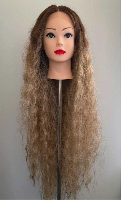 Шикарный парик русый длинные волосы вьющиеся