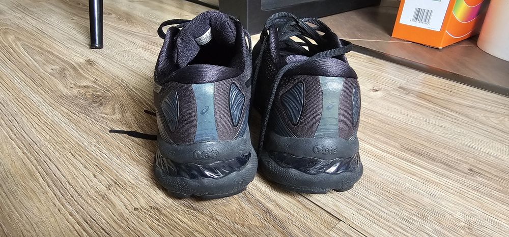 Asics Gel-Nimbus 23 damskie buty do biegania rozmiar 39,5 wkładka 25,5