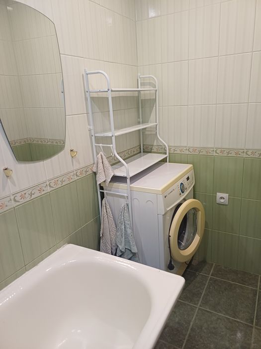 Двокімнатна. Пл. Володимира Великого ( пл. Артема).