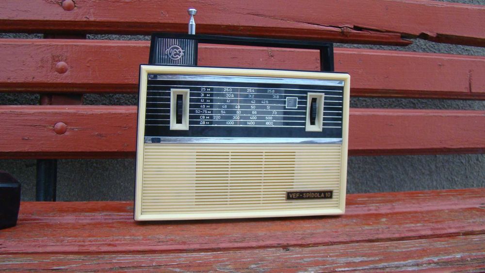 радиоприемник   VEF --  SPIDOLA 10