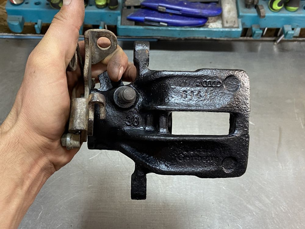 Суппорта Audi A4 B5 B6 B7, A6 C4 C5, passat b5, superb