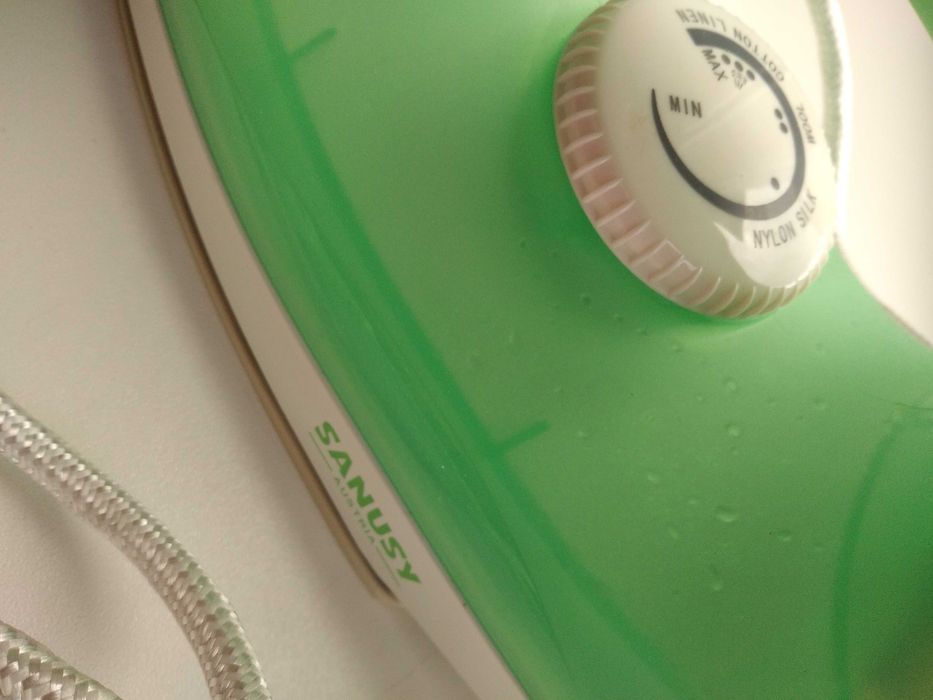 Утюг с отпаривателем SANUSY Австрия, полностью рабочее!