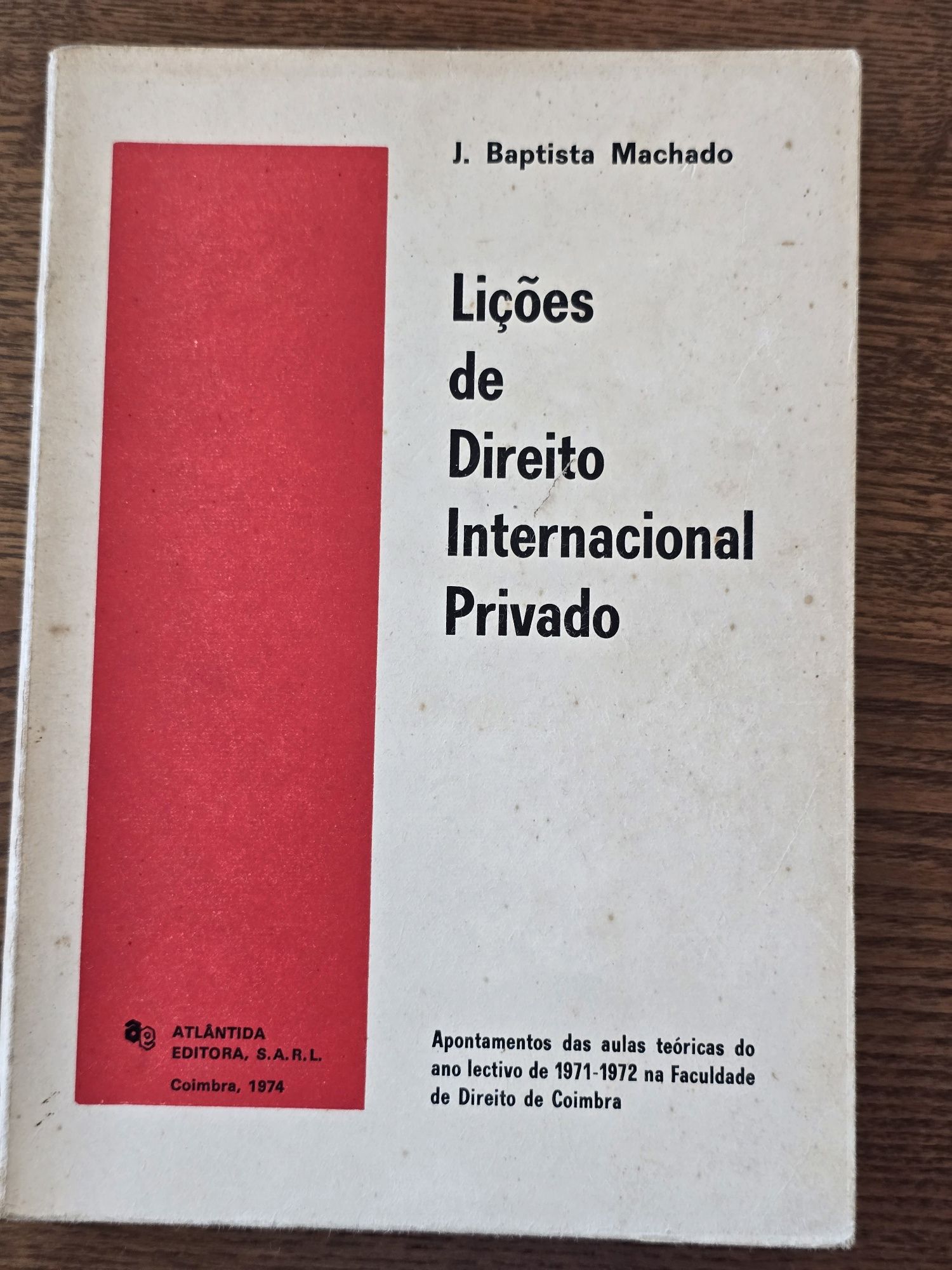 Livros jurídicos / Direito / 1 = 5€ / 10 = 40€
