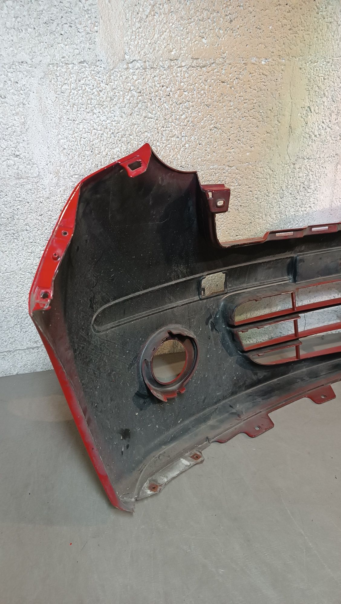 Vendo parachoque de frente Nissan micra 3 ano 2003/10