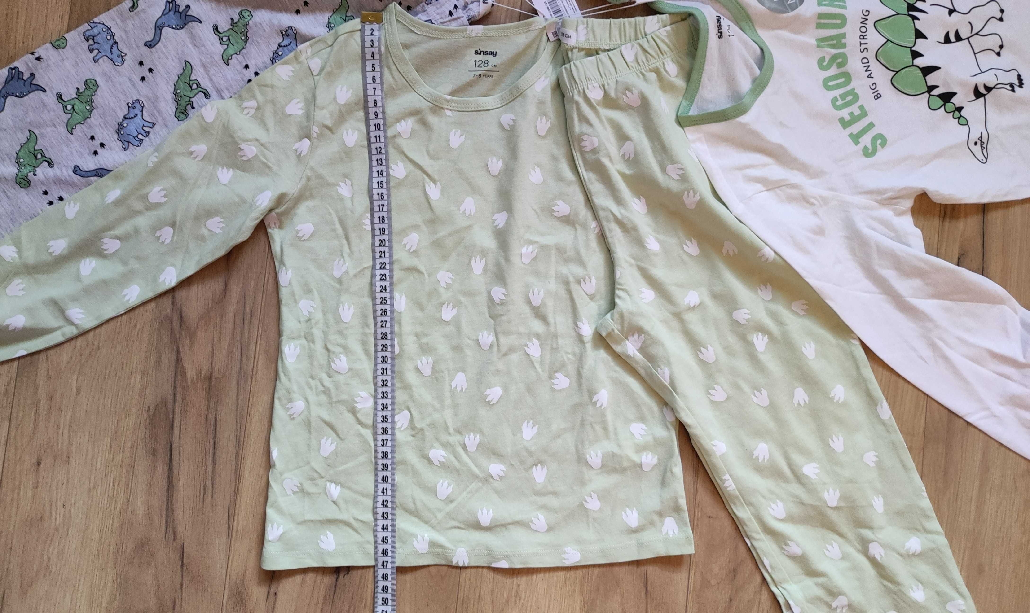 Piżamy 3 pack, rozmiar 128 cm