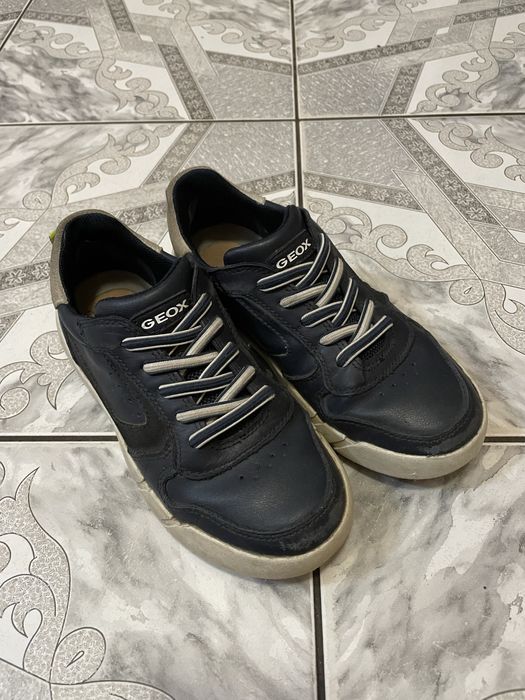 Geox кроссовки взуття