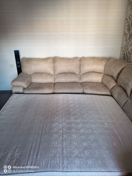 Продам вугловий диван