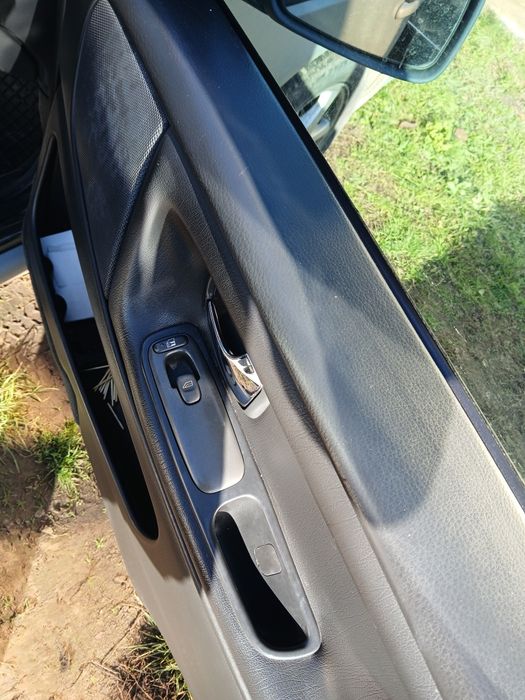 Авто находу сів поїхав