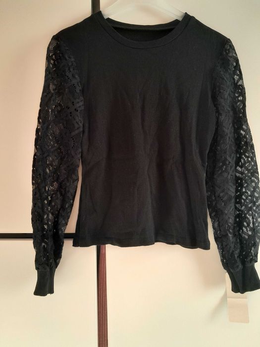 Nowa bluzeczkq z koronka