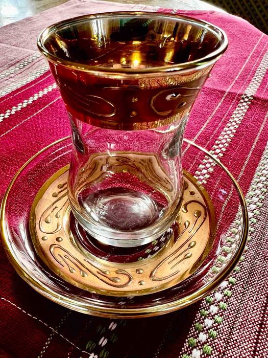 Склянки-Армуди з блюдцем /з золотим візерунком/