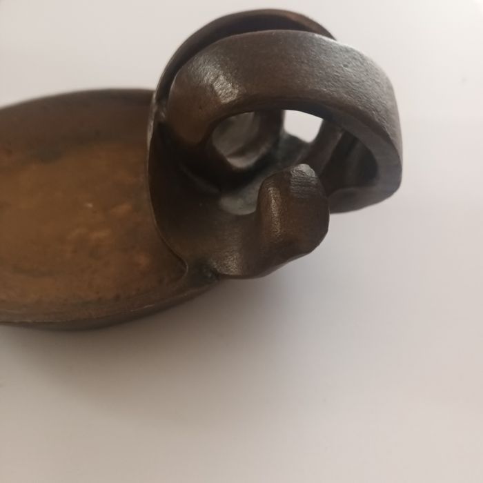 Stare naczynie z mosiądzu