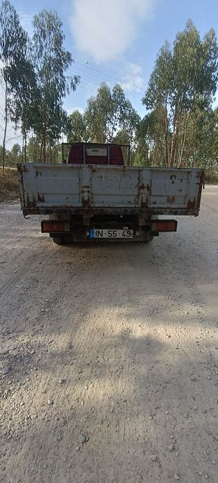 Toyota Dina bu30 ligeira para arranjar ou para peças