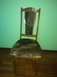 Новий дерев'яний стул