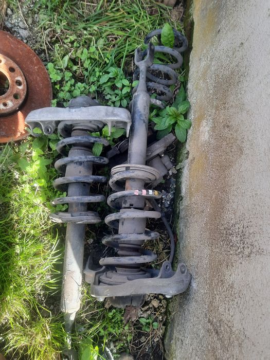 Audi a4 b6 b7 amortyzatory przód z sprężynami komplet  1.9 tdi