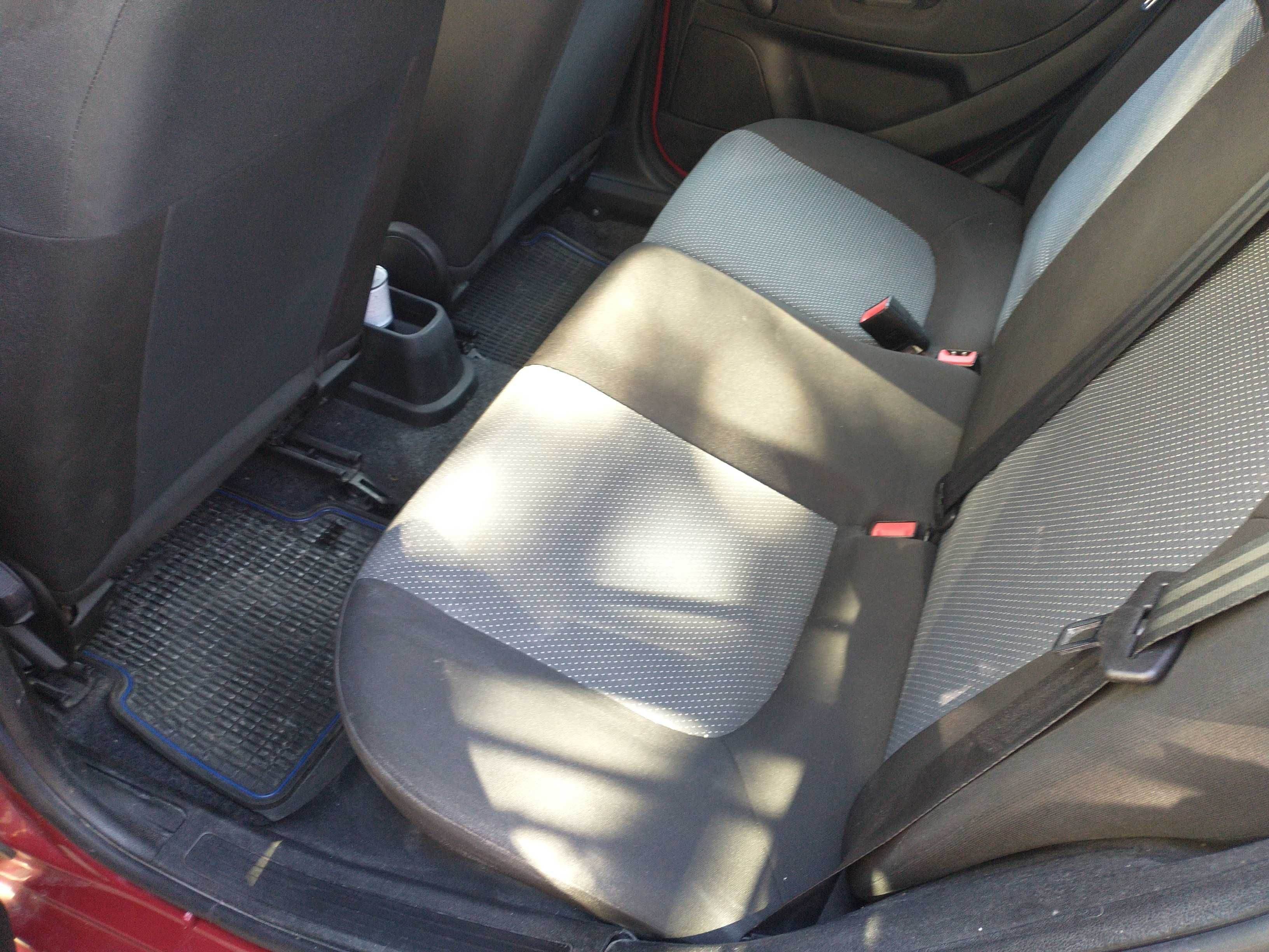 FIAT GRANDE PUNTO 1,4 KRAJOWY 2010/2011 5 -drzwi klima 133 tys km