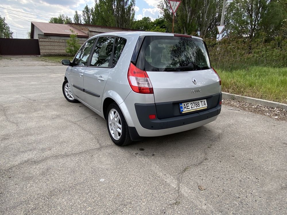 Renault Scenic 2 2.0 Бензин Автомат Обслужен