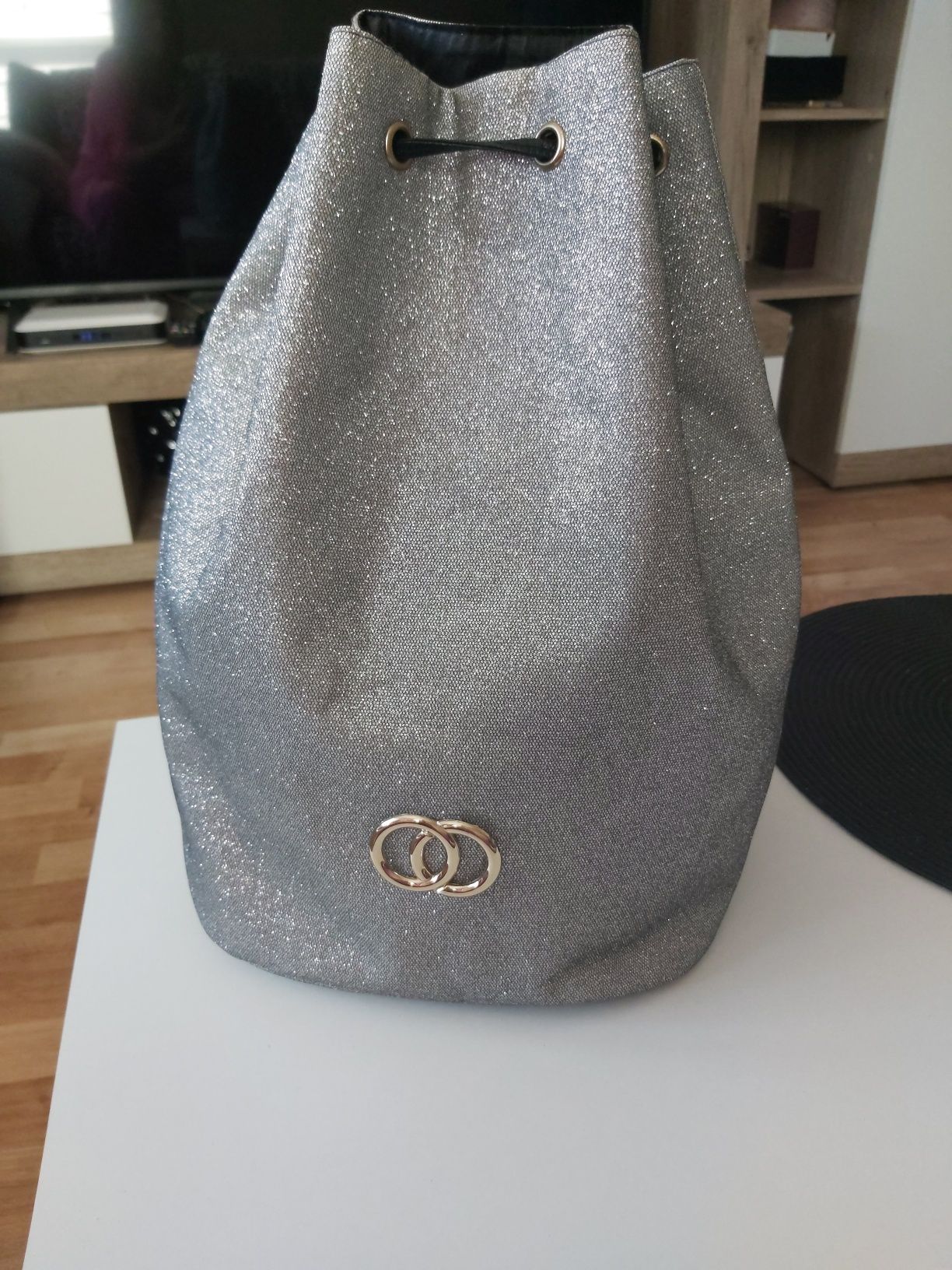 Worko-torebko-plecak w kolorze srebrnym nowy