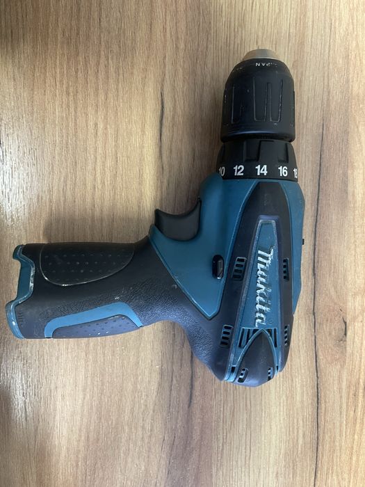 Шуруповерт Makita DF330D