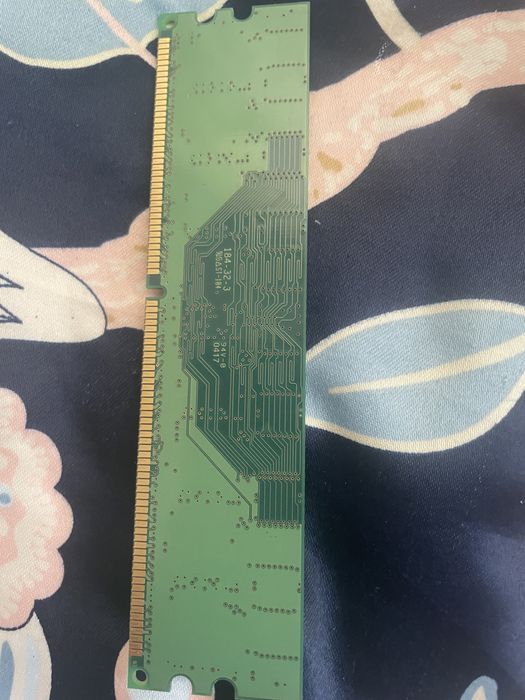 DDR SDRAM HYS64D32020GDL-6-C 256mb