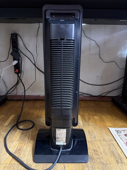 DeLonghi TCH8993ER.BC — керамічний тепловентилятор з пультом