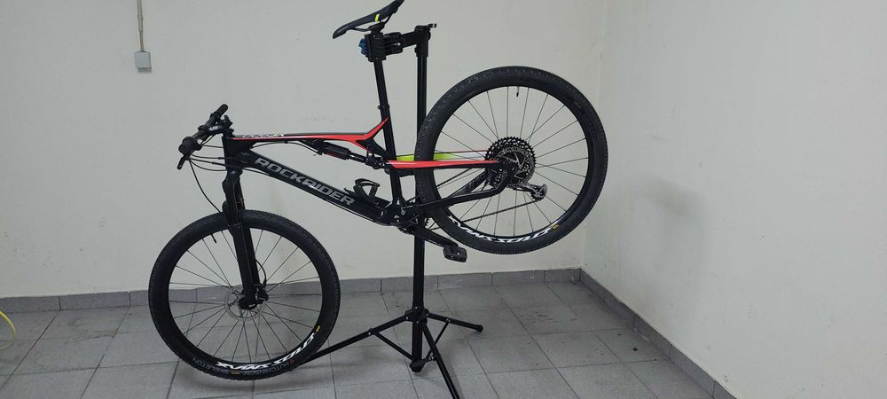 Bicicleta BTT Cross-Country Suspensão Total em excelente estado