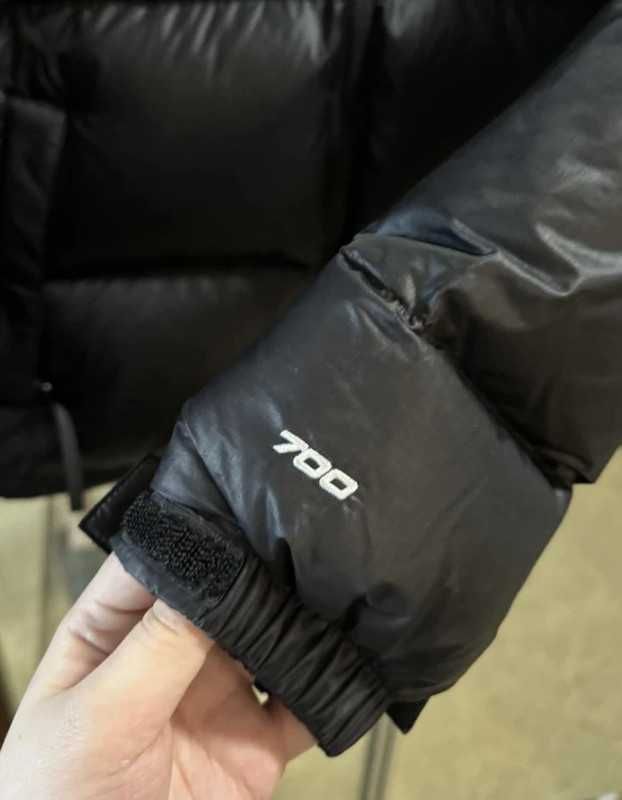 Czarna-kurtka -ITNFI- NorthFace-700-Rozmiary-L