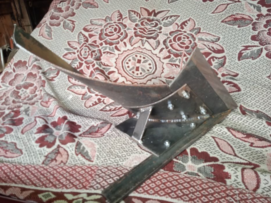 Продам невеличкий плуг