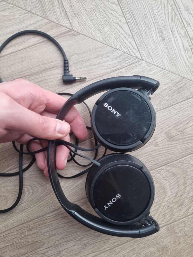 Навушники Sony MDR-ZX110