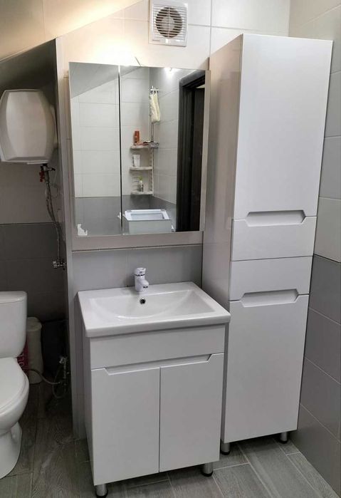 Умывальник (раковина) с тумбой (подвесной или напольной). Со склада.