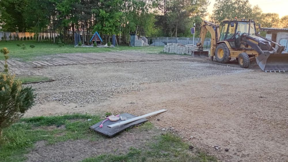 Usługi koparko-ładowarką, prace ziemne, wyburzenia, odśnieżanie.
