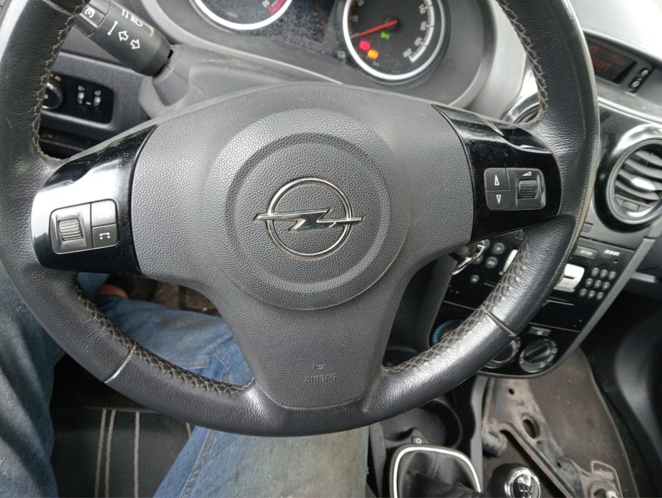 Opel corsa 2010r 1.2b