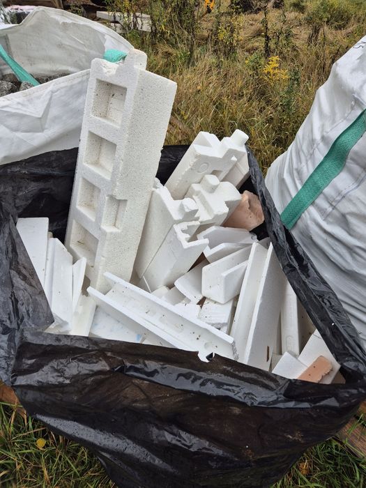 Styropian resztki oddam