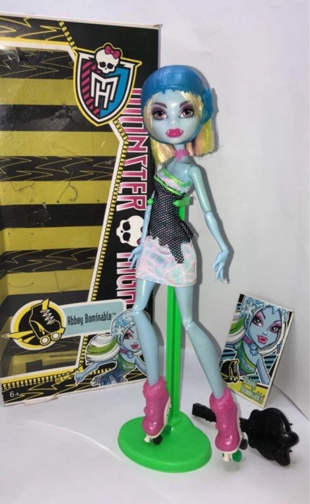 Lalka Monster High Abbey Bominable na wrotkach