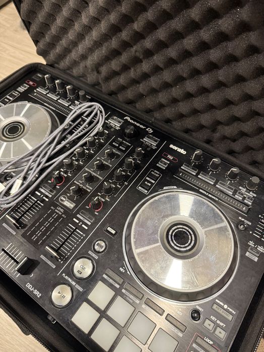 Controladora DDJ-SR2