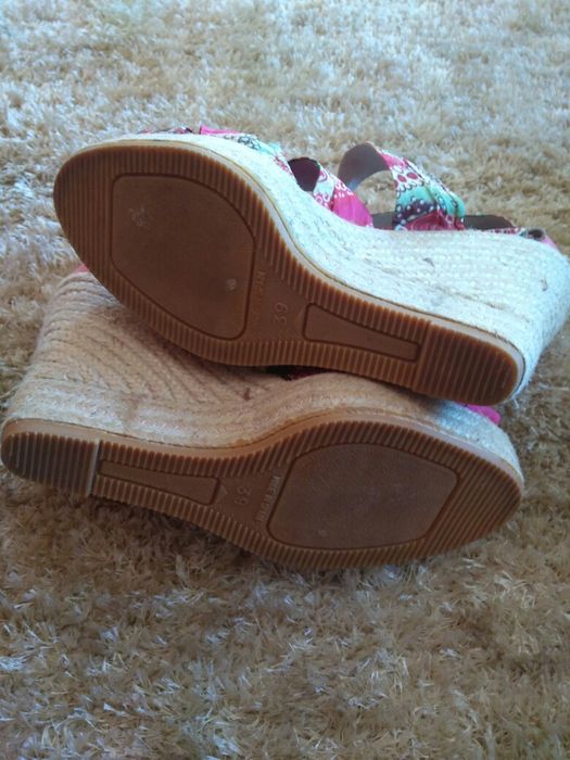 Sandálias (Foreva) e outra Marca n.39